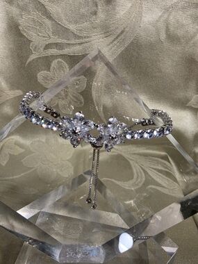 #1248 Swarovski Silver Floral Crystal Bracelet